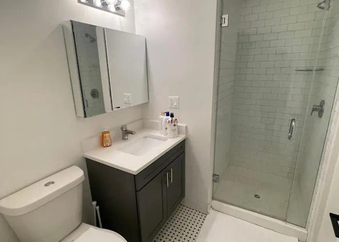 Guest house Stylish Shared Minutes From Downtown Chicago, 1bedroom And Shared Access 2*
