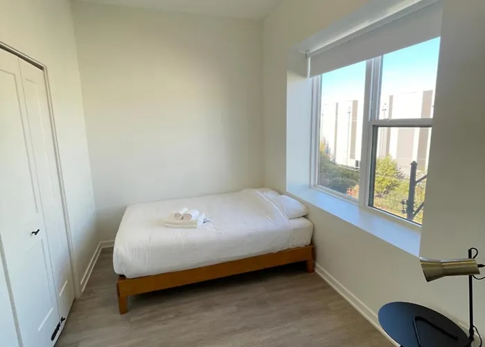Stylish Shared Minutes From Downtown Chicago, 1bedroom And Shared Access Guest house